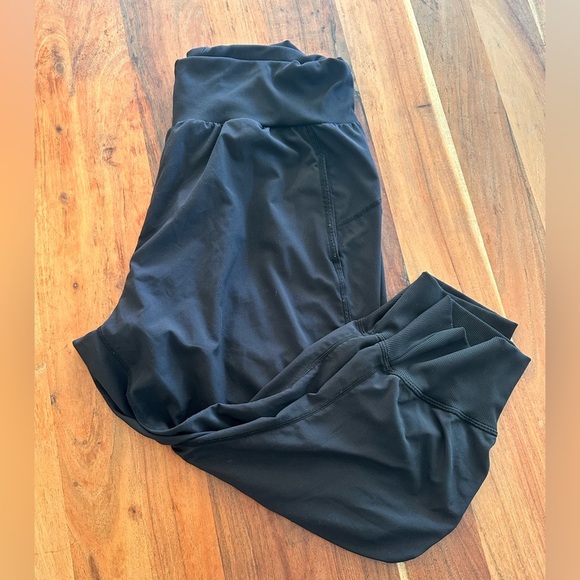 Zella Black Cropped Jogger Pants - Picture 2 of 4